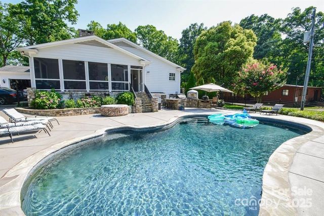 711 Yadkin Street, Albemarle, NC 28001