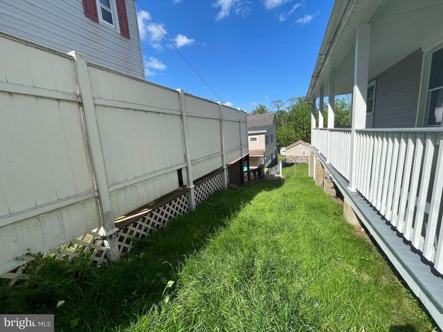 230 N BERNE ST, Schuylkill Haven, PA 17972
