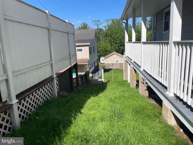 230 N BERNE ST, Schuylkill Haven, PA 17972