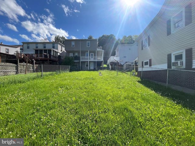 230 N BERNE ST, Schuylkill Haven, PA 17972