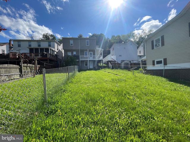 230 N BERNE ST, Schuylkill Haven, PA 17972