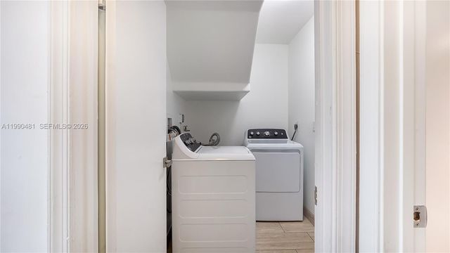 876 Garnet Cir, Weston, FL 33326