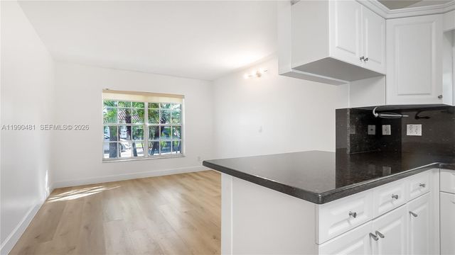 876 Garnet Cir, Weston, FL 33326