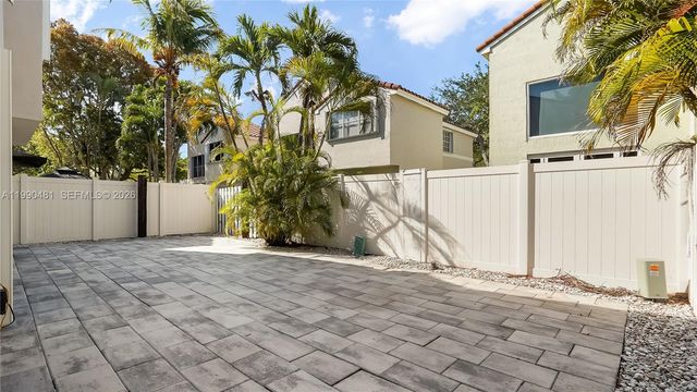 876 Garnet Cir, Weston, FL 33326