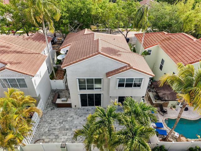 876 Garnet Cir, Weston, FL 33326