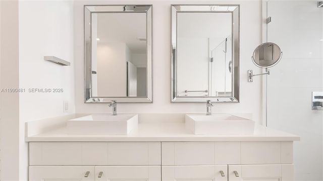 876 Garnet Cir, Weston, FL 33326