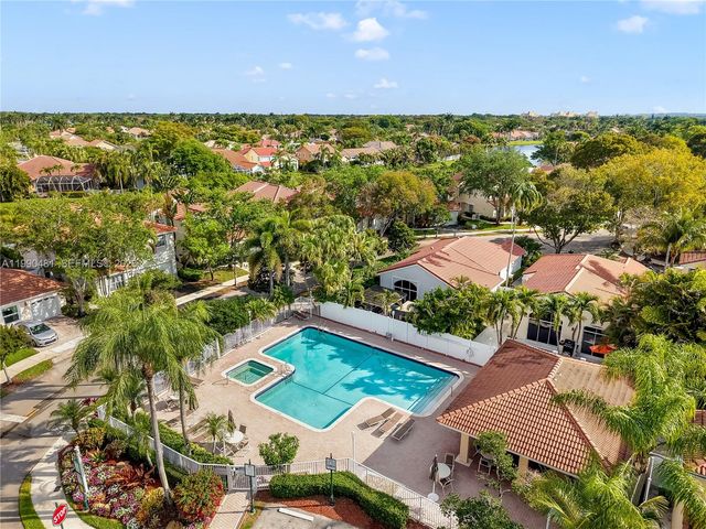 876 Garnet Cir, Weston, FL 33326