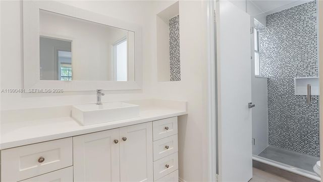 876 Garnet Cir, Weston, FL 33326