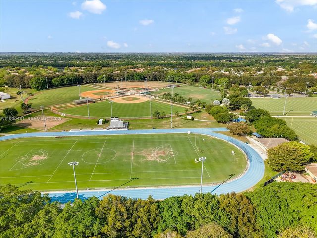 876 Garnet Cir, Weston, FL 33326