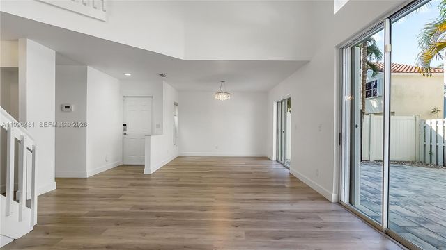 876 Garnet Cir, Weston, FL 33326