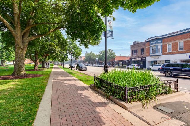 310 E Church Street 201, Libertyville, IL 60048
