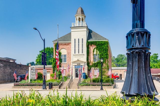 310 E Church Street 201, Libertyville, IL 60048