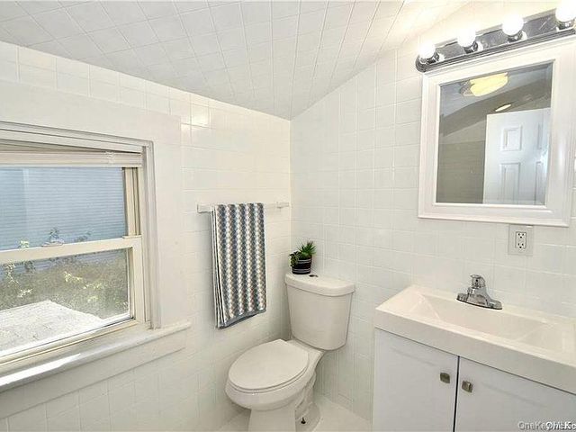 980 Thomas Avenue, Baldwin, NY 11510