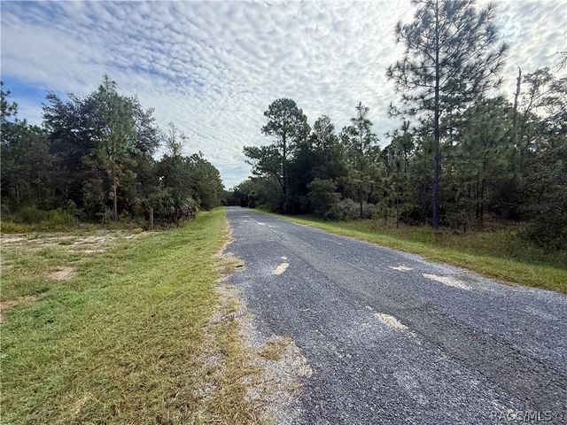10665 W Dunderry Place, Crystal River, FL 34428