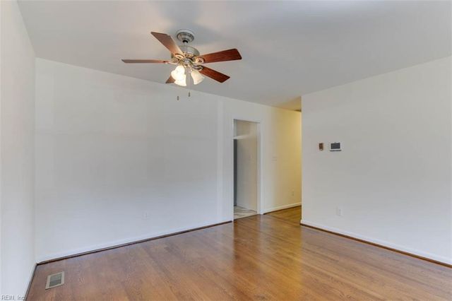 5 Marval CIR, Hampton, VA 23666