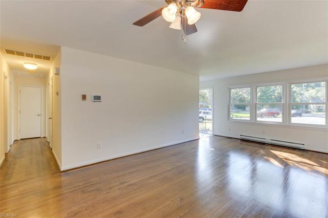 5 Marval CIR, Hampton, VA 23666