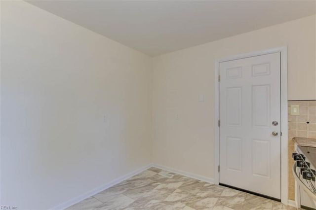5 Marval CIR, Hampton, VA 23666