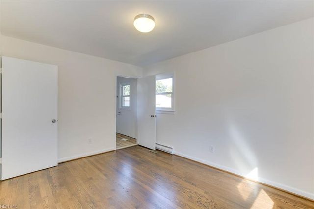 5 Marval CIR, Hampton, VA 23666