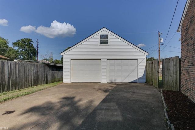 5 Marval CIR, Hampton, VA 23666