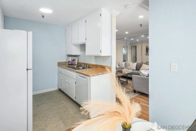 2990 Mission Blvd 303, San Diego, CA 92109