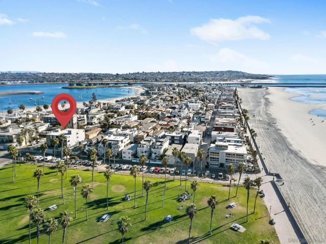 2990 Mission Blvd 303, San Diego, CA 92109