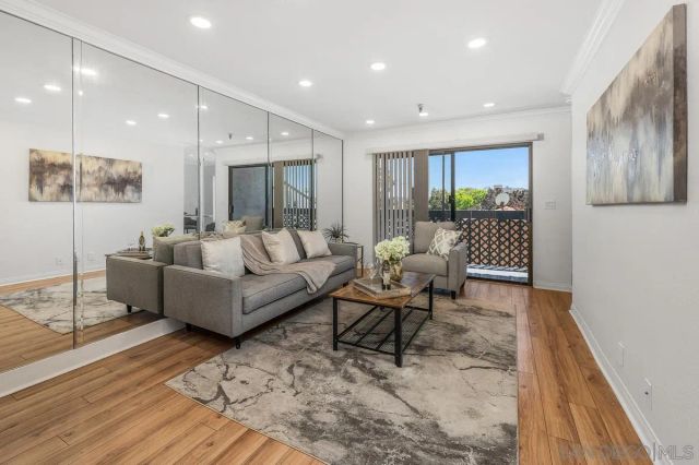 2990 Mission Blvd 303, San Diego, CA 92109