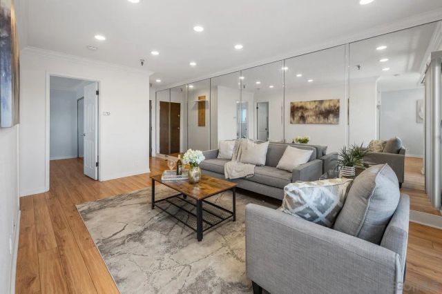 2990 Mission Blvd 303, San Diego, CA 92109