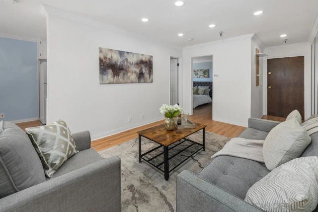 2990 Mission Blvd 303, San Diego, CA 92109