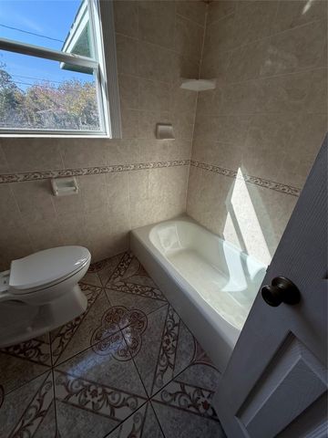 406 Gardenia Street, Lake Jackson, TX 77566