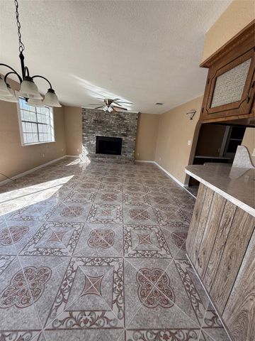 406 Gardenia Street, Lake Jackson, TX 77566