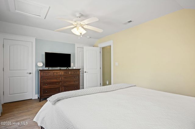 308 Live Oak Street, Emerald Isle, NC 28594