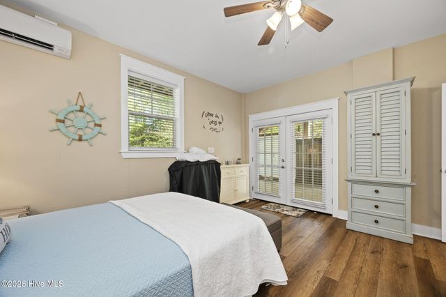 308 Live Oak Street, Emerald Isle, NC 28594