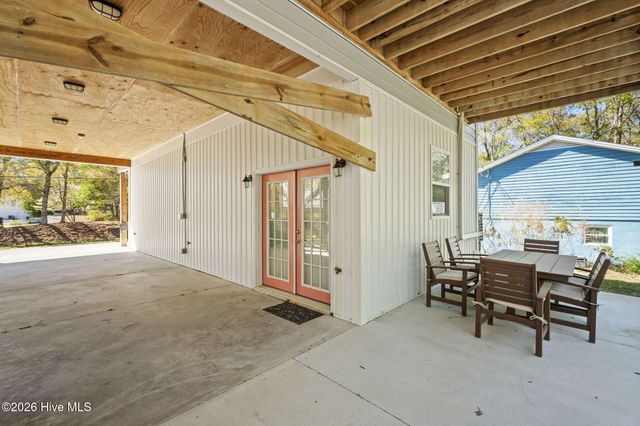 308 Live Oak Street, Emerald Isle, NC 28594