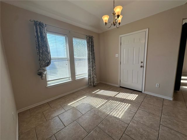 2012 Cottonwood Dr, Portland, TX 78374