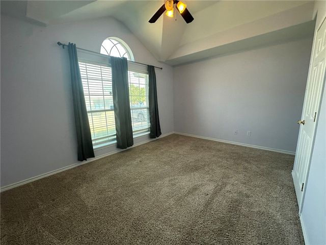 2012 Cottonwood Dr, Portland, TX 78374