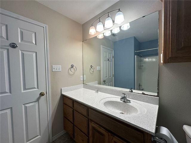 2012 Cottonwood Dr, Portland, TX 78374