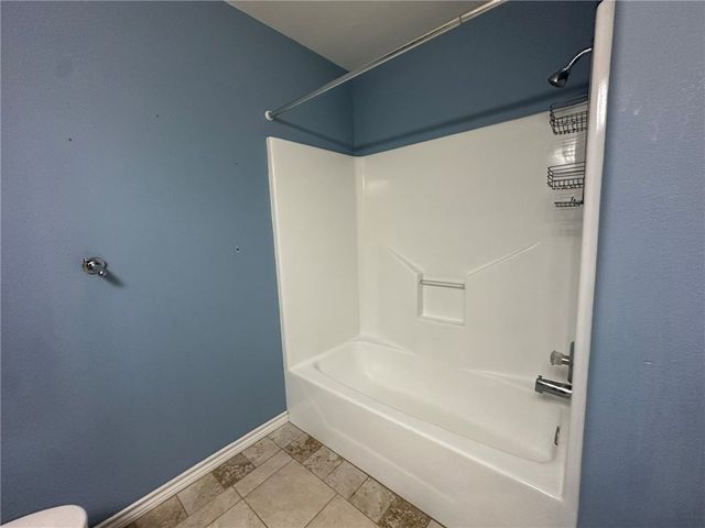 2012 Cottonwood Dr, Portland, TX 78374