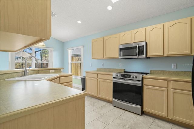 8053 ROARING CREEK COURT, Kissimmee, FL 34747