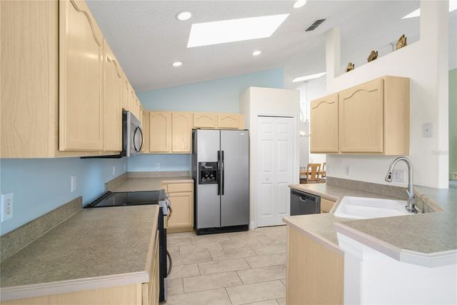 8053 ROARING CREEK COURT, Kissimmee, FL 34747