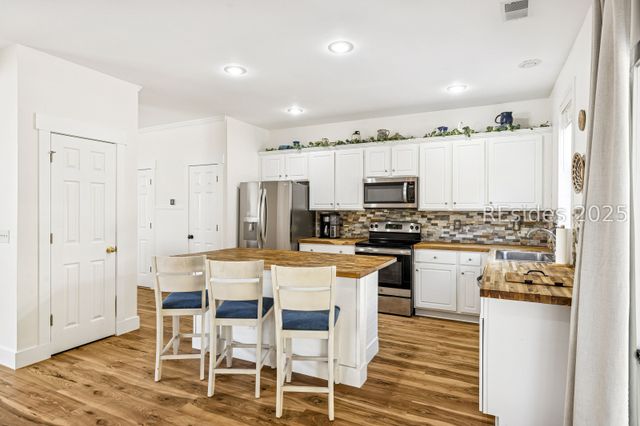 256 University Pkwy, Bluffton, SC 29909