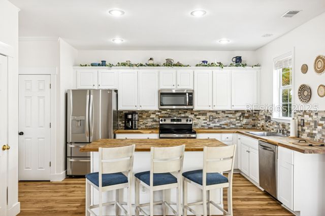 256 University Pkwy, Bluffton, SC 29909