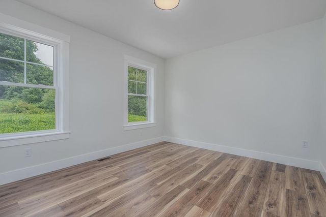 320 Knox Marsh Road, Madbury, NH 03823