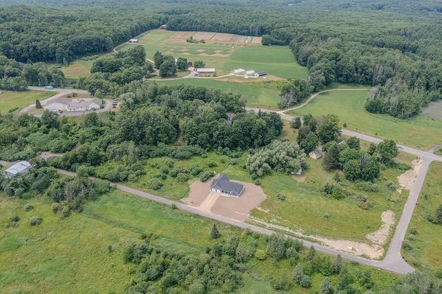 320 Knox Marsh Road, Madbury, NH 03823