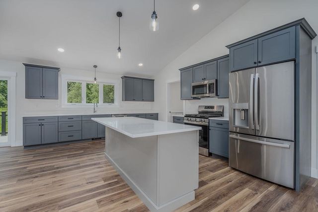 320 Knox Marsh Road, Madbury, NH 03823