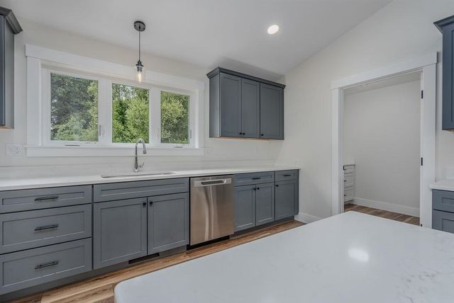 320 Knox Marsh Road, Madbury, NH 03823