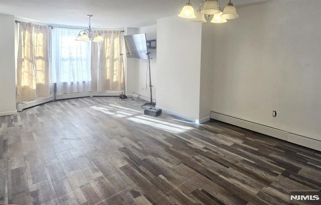 176 Arlington Avenue 1, Jersey City, NJ 07305