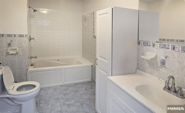 176 Arlington Avenue 1, Jersey City, NJ 07305