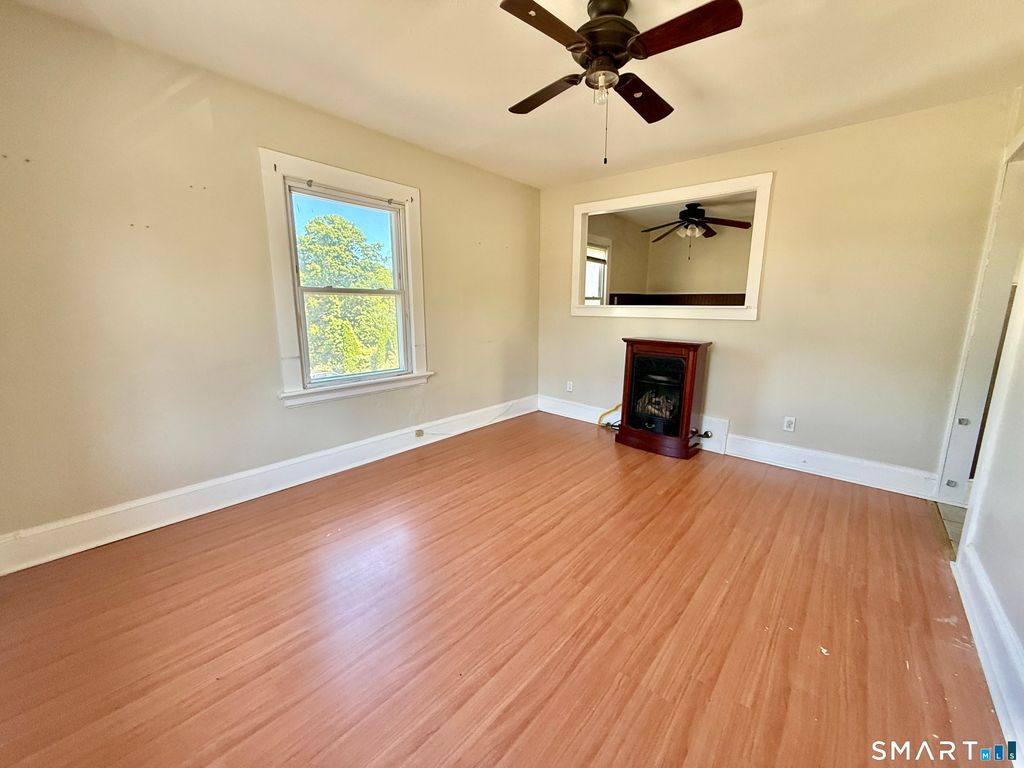 209-211 Davis Street 211, Watertown, CT 06779