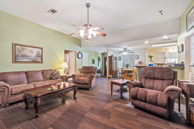 10826 28th Street, Santa Fe, TX 77510