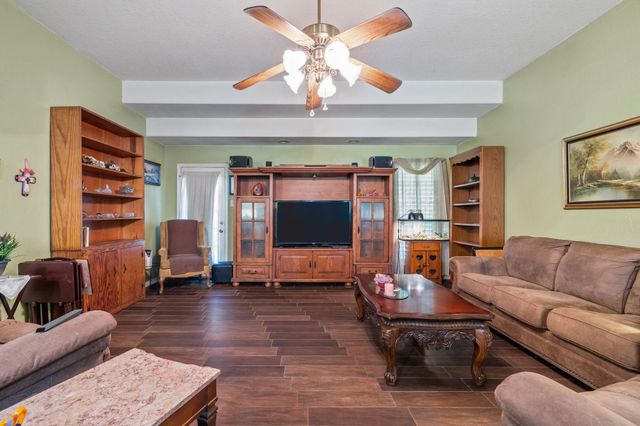 10826 28th Street, Santa Fe, TX 77510